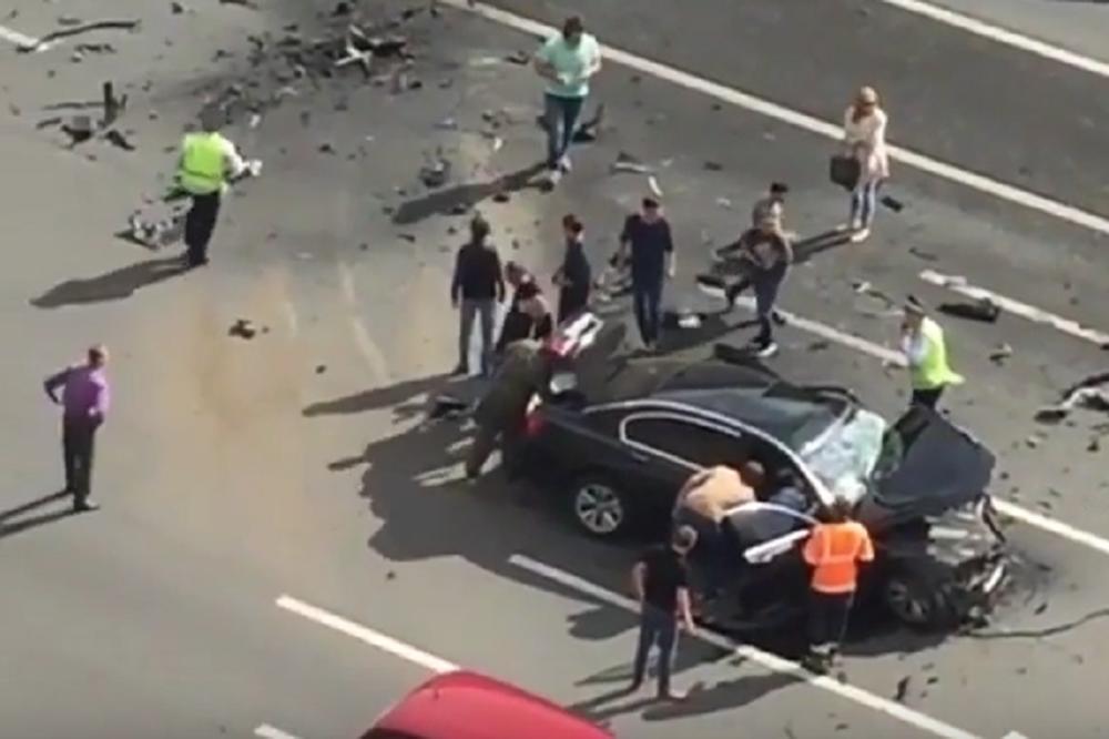 Putinov automobil u žestokoj saobraćajki u Moskvi, poginuo vozač! (VIDEO)