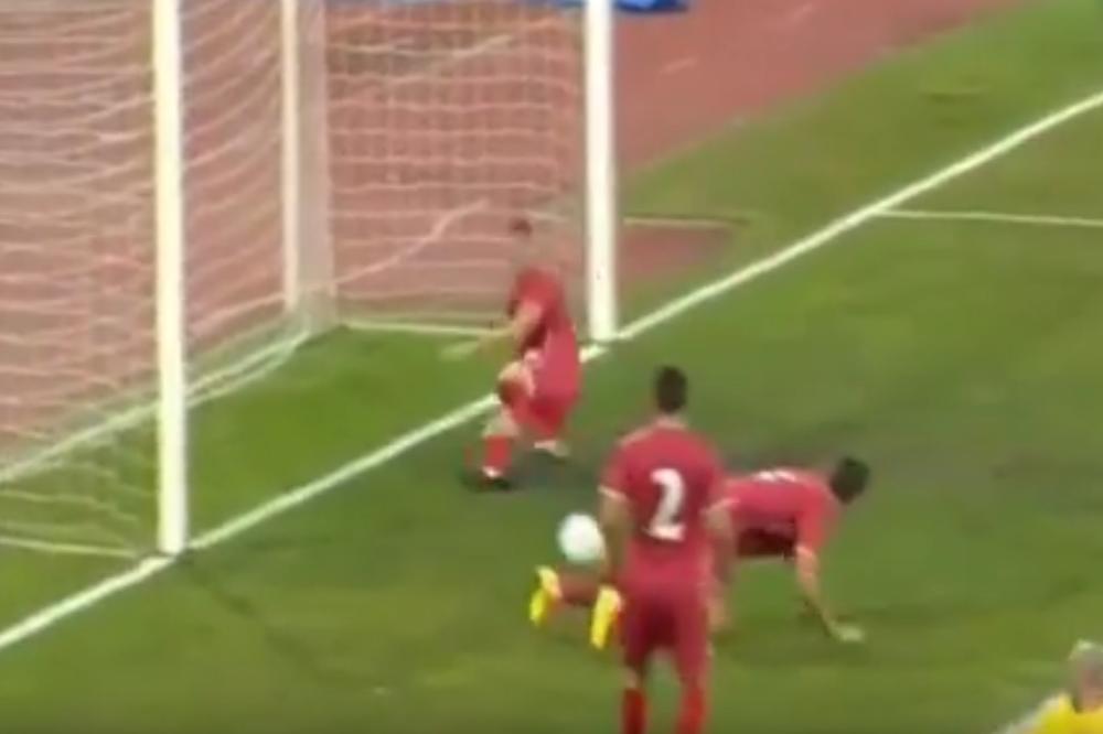 Tako se gine za dres Srbije: Štoper Orlića intervenisao kao mačka i spasio siguran gol! (VIDEO)