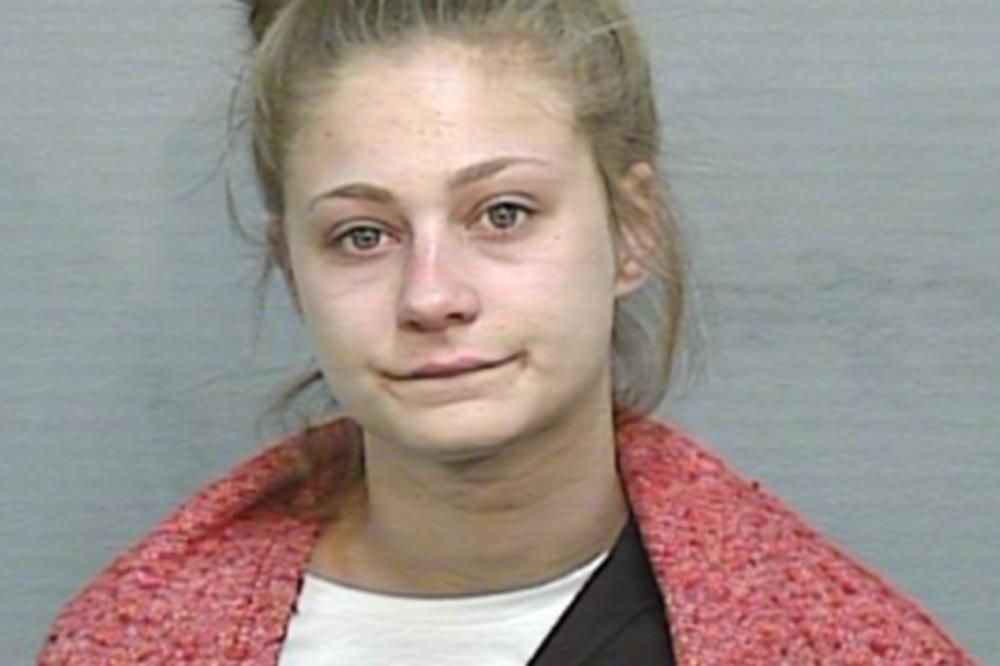 Ona je stvarno skrenula: Pobegla je iz doma, a onda zvala policiju da joj učine uslugu... (FOTO)