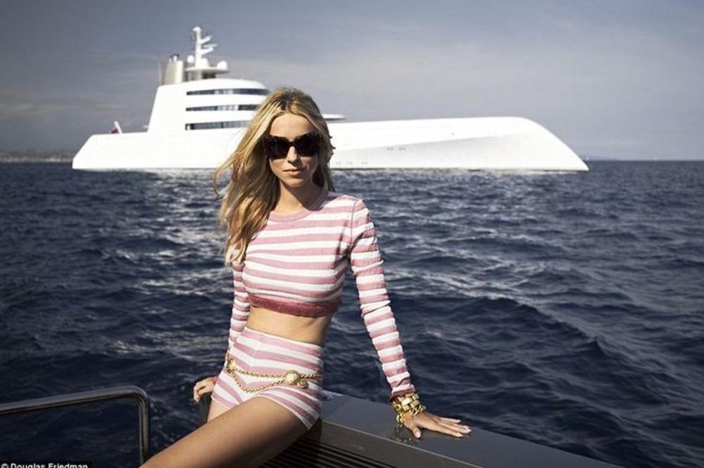 Ovo je jahta Sandre Meljničenko Pokretni grad od 300 miliona sa 3 bazena i diskotekom, a samo da vidite spavaću sobu... (FOTO)