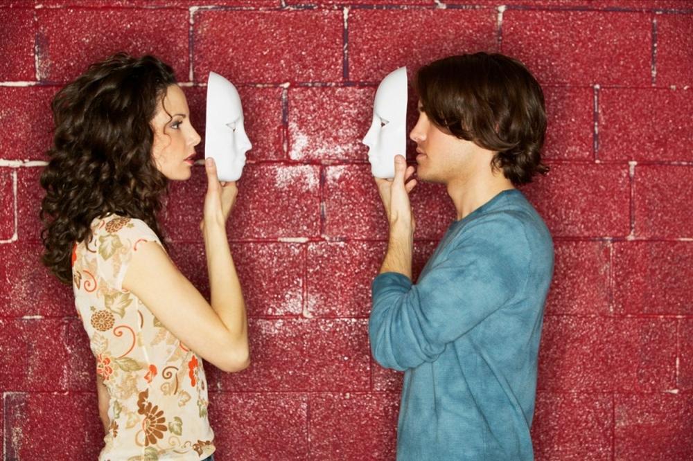 Ljudi nose 20 različitih društvenih maski, da li znate koje su? (FOTO) (GIF)