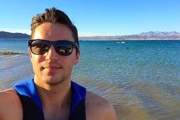 PRETUKAO JE DEVOJKU I OTIŠAO U LAS VEGAS! Evo kako danas izgleda SKANDALOZNI VODITELJ! (FOTO)