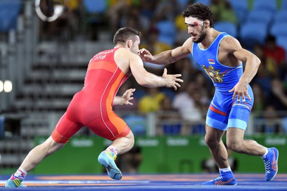 Ti si bruka za sport! Jermenin hteo da okači Štefaneku srebro oko vrata! (FOTO)