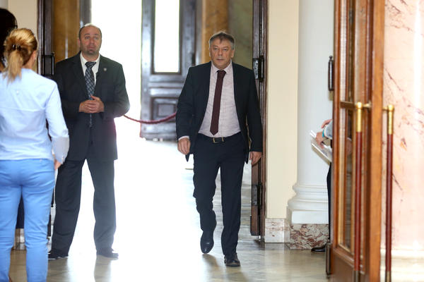 ISPLATILO SE KRITIKOVANJE VUČIĆA? Novica Tončev konačno postao ono što je dugo želeo!