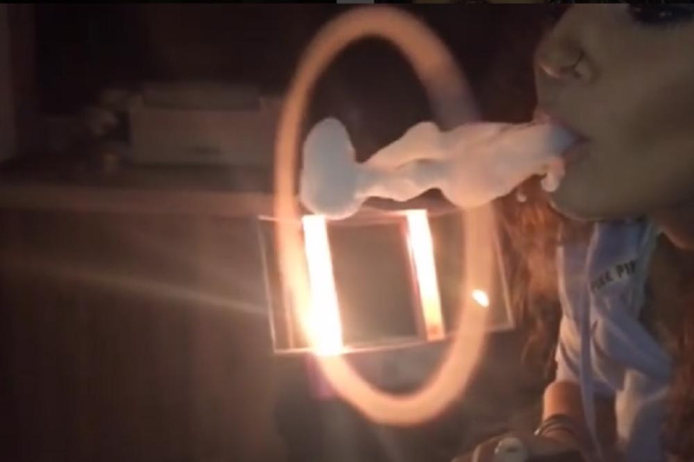 Dimna zabava: Ono što ona uspeva da napravi nema ni na filmu! (FOTO) (VIDEO)