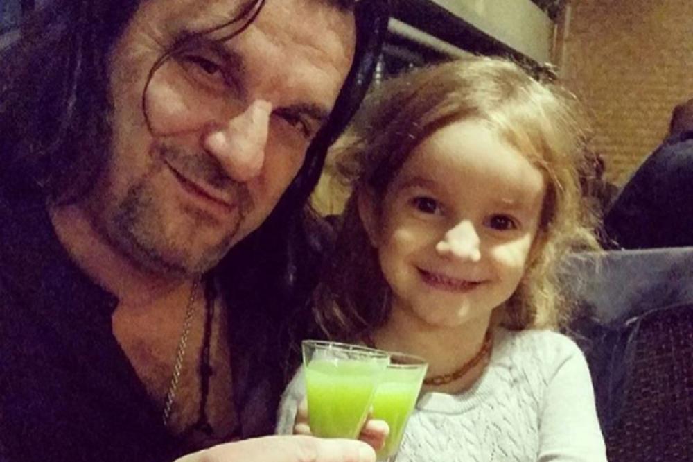 Koliko ljudi bi ovo uradilo? Aca Lukas pušta petogodišnju ćerku nešto što niko ne radi! (ANKETA) (FOTO)