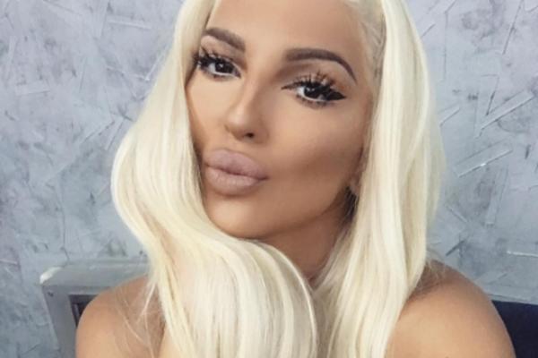 POJAVILA SE GOLIŠAVA FOTOGRAFIJA JELENE KARLEUŠE SA NEPOZNATIM MUŠKARCEM: Na njoj samo biseri, on POTPUNO NAG!