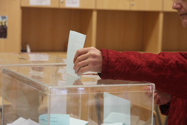 Vanredni parlamentarni izbori na Kosovu! Do sada izašlo 27,75 odsto!