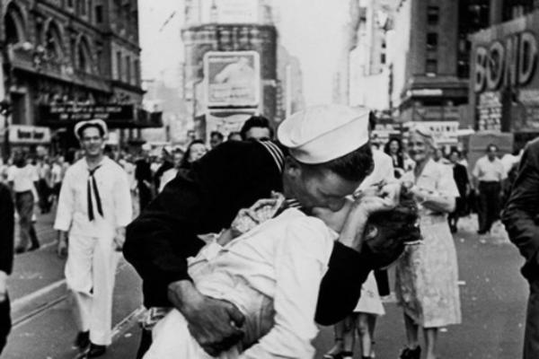 Jedna od najpoznatijih fotografija u istoriji opet je tema dana. Povod je tužan