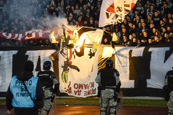 Kada Delije i Grobari budu videli kako izgleda mešavina njihovih grbova, naprosto će poludeti! (FOTO) (VIDEO)