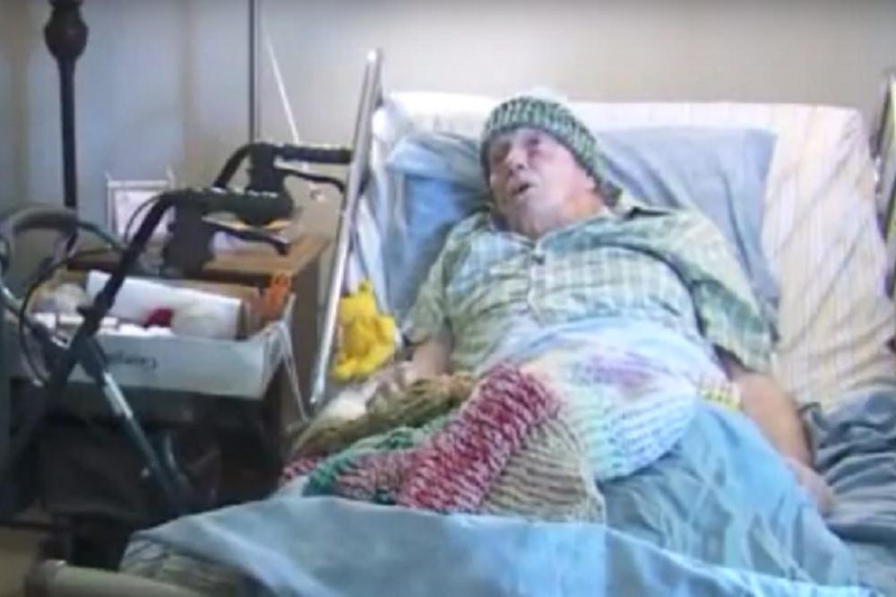Veliko srce: Ima 91 godinu i rak kože, ali svakodnevno plete kape za beskućnike! (VIDEO)