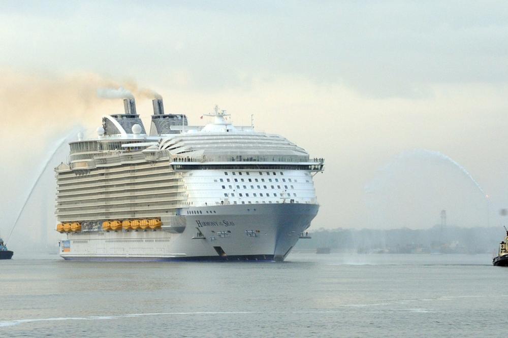 Otišla je na KRUZER sa 19 godina i udala se za MATORCA OD 64! ONO ŠTO MI JE ON POSLE URADIO JE MNOGO GORE!