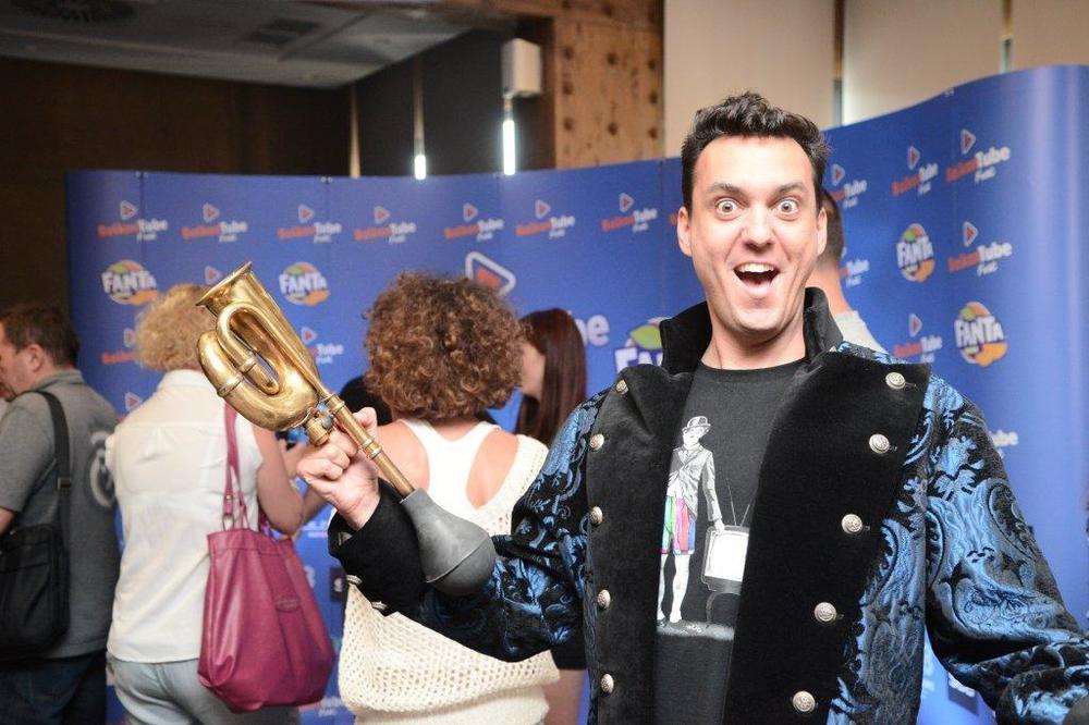 Da li znate koja konzola je bila glavna pre Nintenda i Sege? Zezanje sa našim Jutjub zvezdama!  (FOTO)