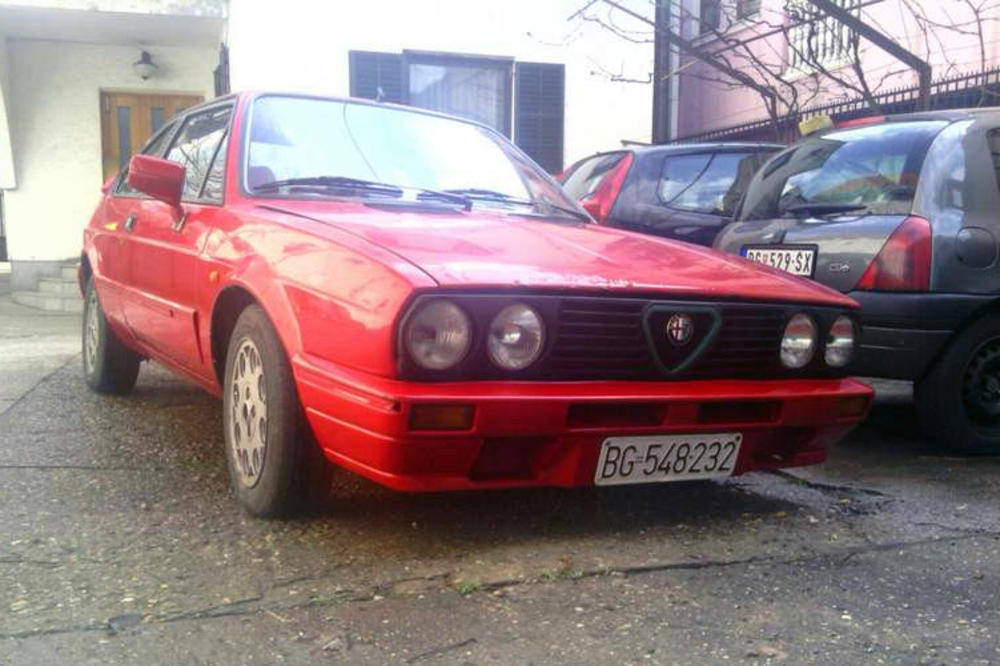 Sportista sa juga Italije: Alfa Sprint - mali klasični kupe za prave alfiste (FOTO) (VIDEO)