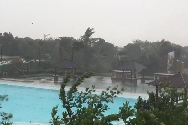 Ruši sve pred sobom: Tajfun od 370 kilometara na sat pustoši Tajvan, Kina u pripravnosti! (VIDEO)