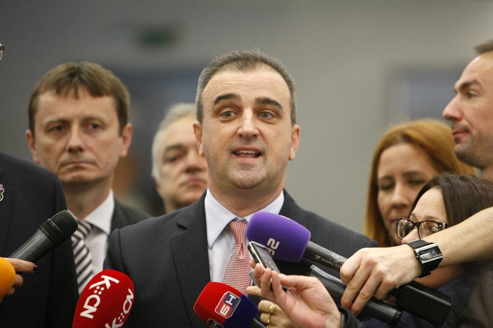 BAŠKARI SE ZA SVE PARE! Direktor aerodroma sakrio dva stana VREDNA 170.000 EVRA?!