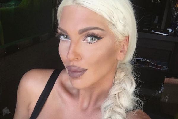 "OVAJ ALBUM POSVEĆUJEM BOJANU"! Karleuša je sve rekla u par redova, fotka postala SENZACIJA o njoj danas BRUJI SVET