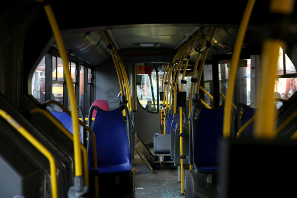 Ovako izgleda kad vam autobus GSP uleti u dnevnu sobu (FOTO)