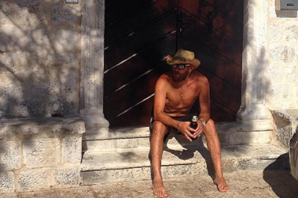 Ovo niste videli do sad: Nigor pokazao svog pastuva !! (FOTO)