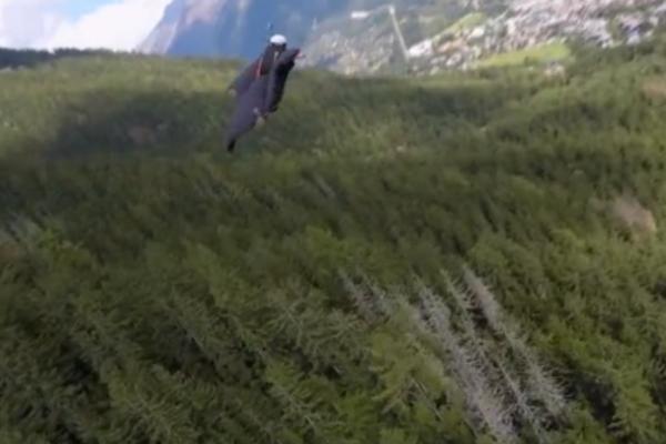 Kolika m*da ima ovaj čovek? Od vrha planine, pa skroz do doline... (VIDEO)