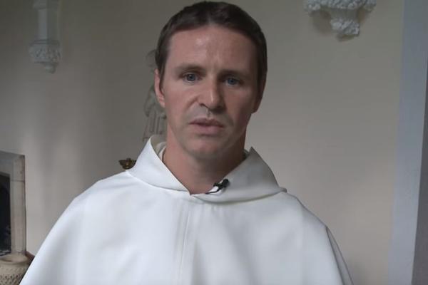 Fudbal je religija: Bivši fudbaler Mančester junajteda postao sveštenik! (FOTO) (VIDEO)