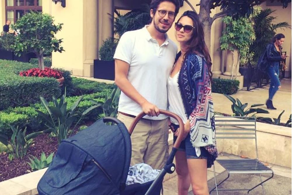 Ima li nešto slađe od ovog? Prvi poklon koji su Rokvići dobili za svoju ćerkicu je stvarno za medalju! (FOTO)