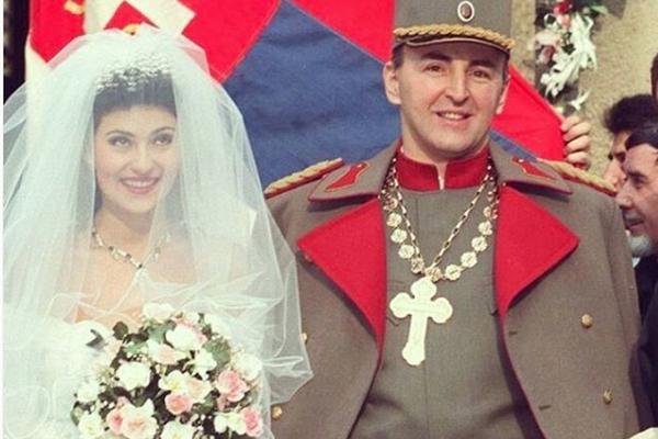 Kako je Ceca rekla roditeljima da se udaje: Hteli su da me se odreknu kad su čuli da je Arkan! Mislili su da je...(FOTO)