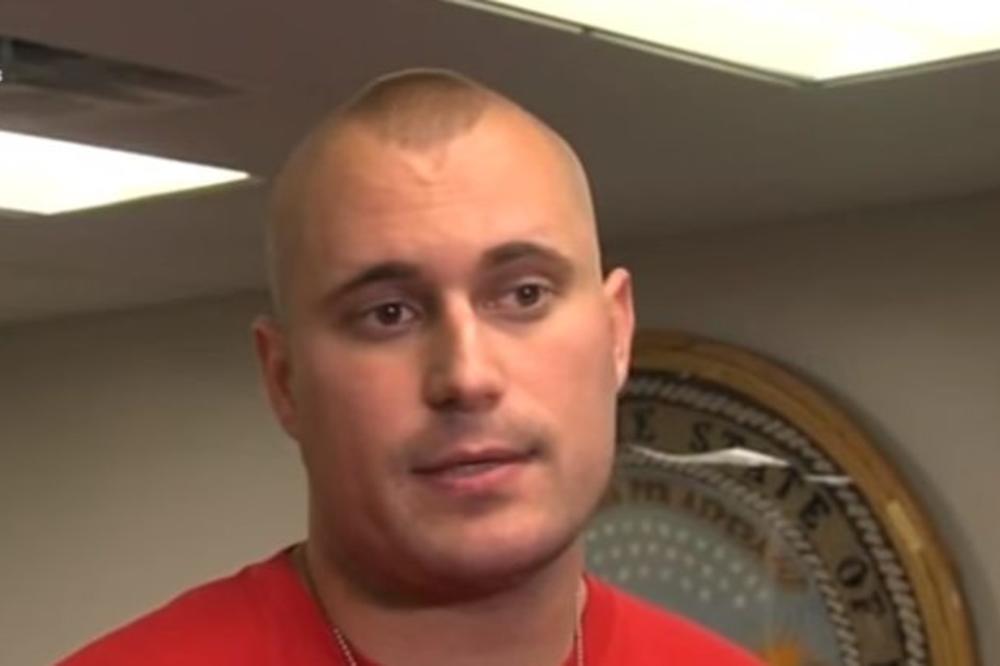 Policajac uhvatio ženu u krađi, a onda je uradio nešto zbog čega je rasplakao ceo svet (VIDEO)