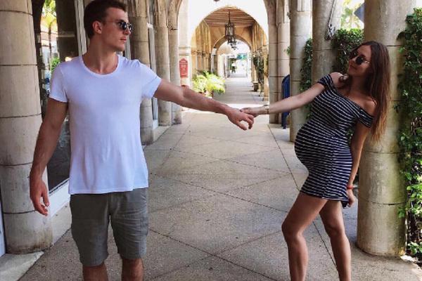 Kao da nije ni bila trudna: Evo kako Piksijeva ćerka izgleda samo 7 dana posle porođaja! (FOTO)