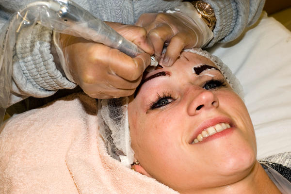 ZA TRI DANA ŽIVOT JOJ JE POSTAO PAKAO: Otišla je da istetovira obrve i bila prezadovoljna, A ONDA...