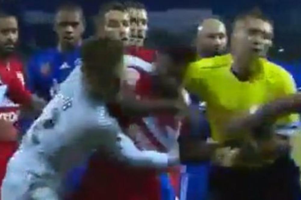 Ludi Rusi ne prezaju od udaranja saigrača! (VIDEO)