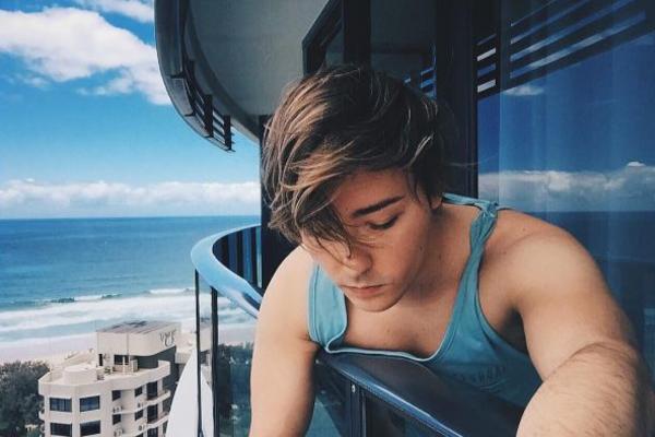 OPSEDNUT BAKTERIJAMA! Milan pere ruke asepsolom NON-STOP, kvake ne dotiče, a tek PARANOJA od bazena...