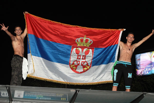 VOLIM TE SRBIJO, ALI SEBE VOLIM VIŠE! Zašto nam je osnovno LUKSUZ, i šta je ovde NORMALAN život! (FOTO)