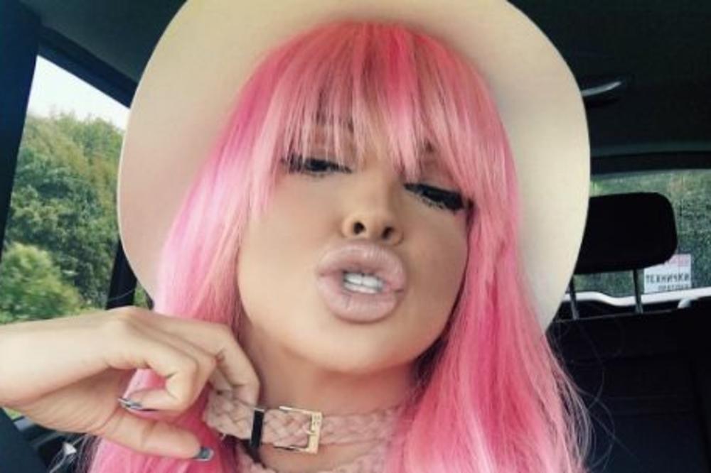 JK već na startu oduvala Zvezde Granda! Zamislite da prvi put izađete pred kamere i da vam ovo kaže? (FOTO) (VIDEO)