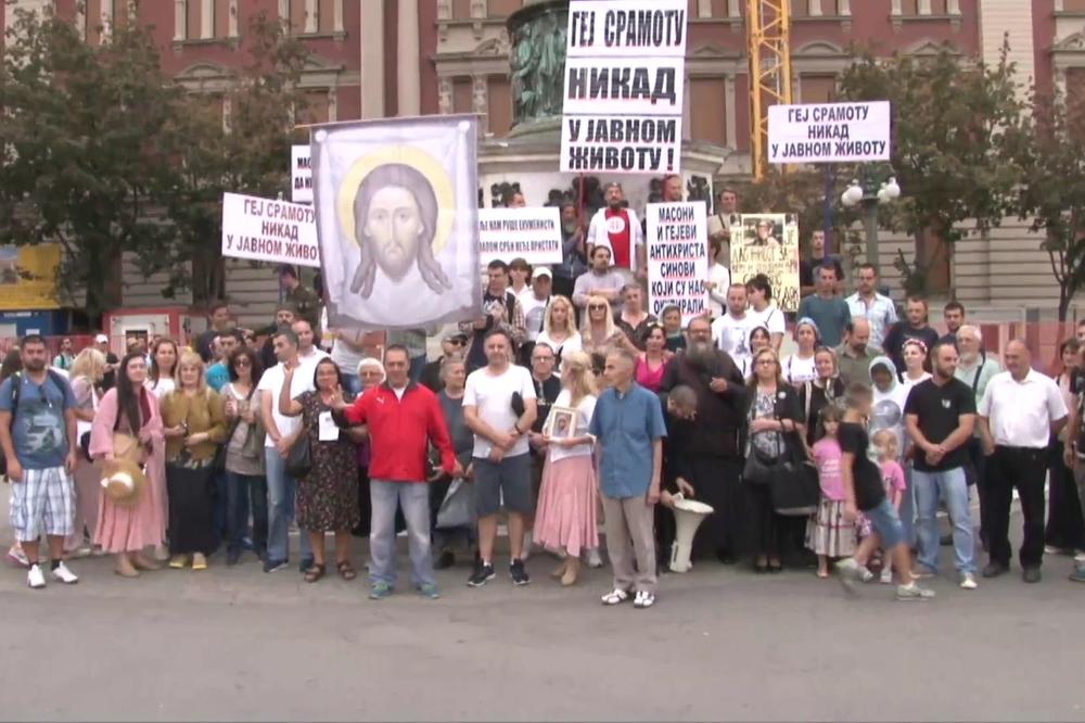 Iš Sotono: Popovi sačekali da se gejevi raziđu, pa okadili centar BG! (FOTO)