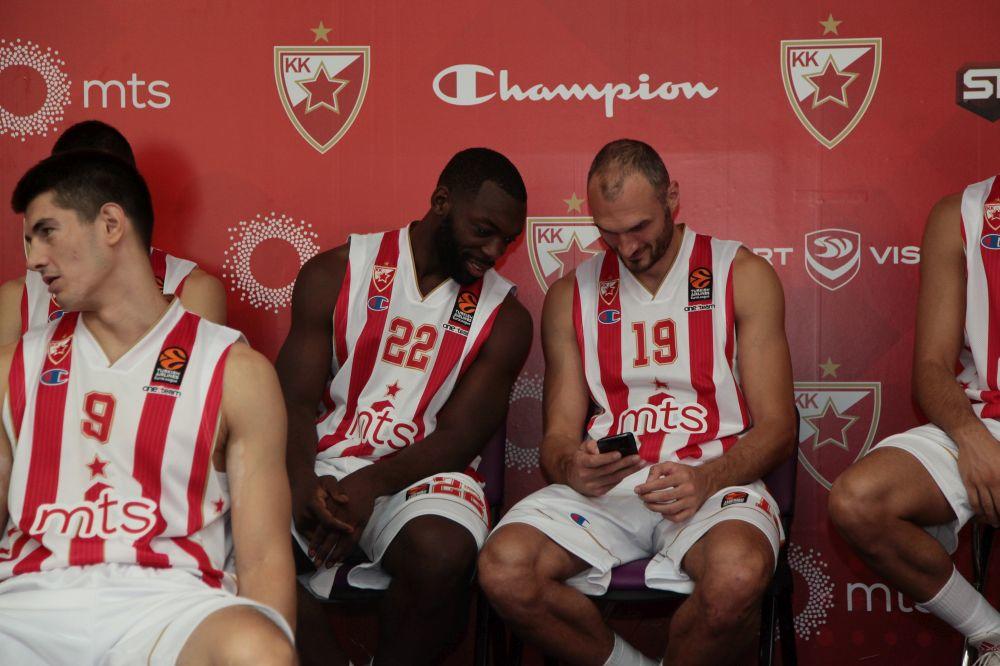 I OVAJ CRNI DAN JE MORAO DA DOĐE! Nastavlja se rasipanje tima, ljubimac Delija krenuo trbuhom za kruhom! (FOTO)