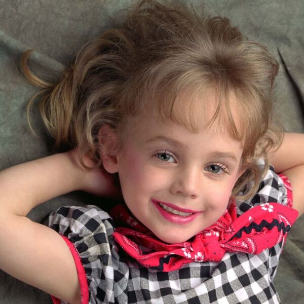 NAJLEPŠU DEVOJČICU UBIO BRAT NA BOŽIĆ PA GA OSLOBODILI: Jezivi detalji SLUČAJA koji i dalje ŠOKIRA ceo svet