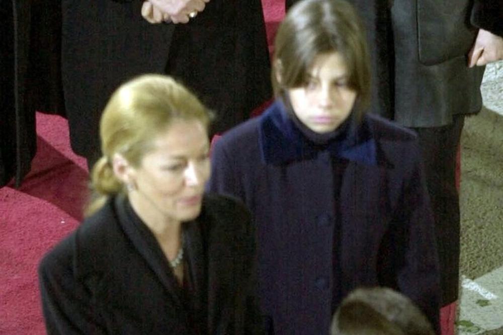 IZRASLA JE U DAMU KOJA IMA BITNU FUNKCIJU U VLADI: Godinama se skrivala od očeve smrti, ovo danas je Jovana Đinđić!