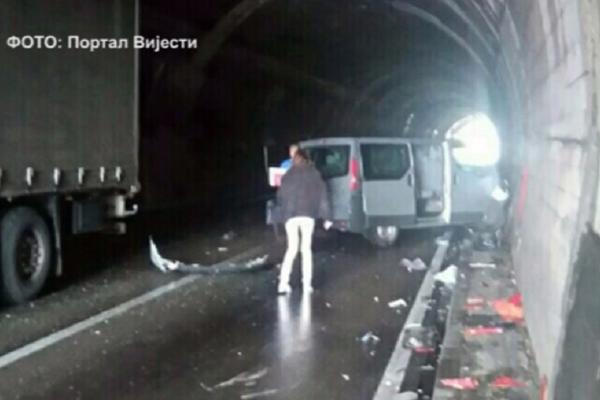 Stravičan udes na putu Nikšić - Podgorica! Poginuli funkcioner DPS i poznata manekenka! (VIDEO)