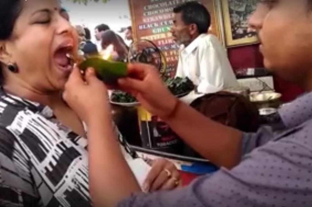 Ovi ljudi jedu vatru i to iz čiste zabave! (VIDEO)