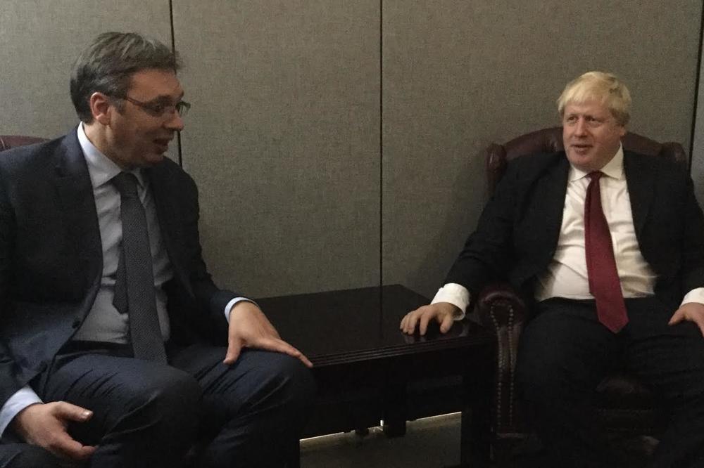 Sastanak Vučića i Džonsona: Srbija ključna za stabilnost Balkana!