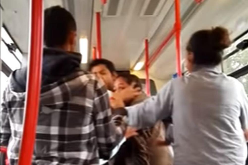 Tuča Roma u tramvaju: Ovakav haos u GSP nikad niste videli (VIDEO)