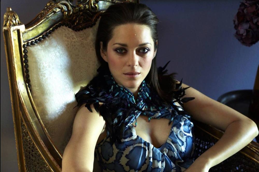 Zbog nje su raskinuli Bred i Anđelina: Ali sada su krivi i droga i ruske ku*ve! (VIDEO)