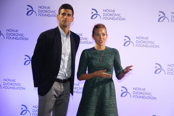 Đokovići očarali modne kritičare u Italiji, ali jednu stvar na Jeleni ni oni ni niko drugi do sada nije primetio! (FOTO)