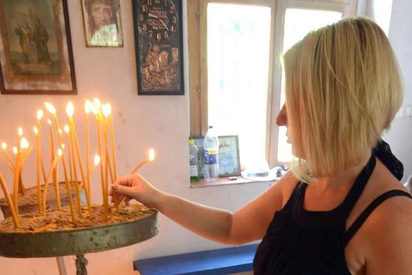 Srbi su sami sebi najveći krvnici: Oteli stan udovici policajca koga su ubili teroristi na Kosovu! (FOTO)