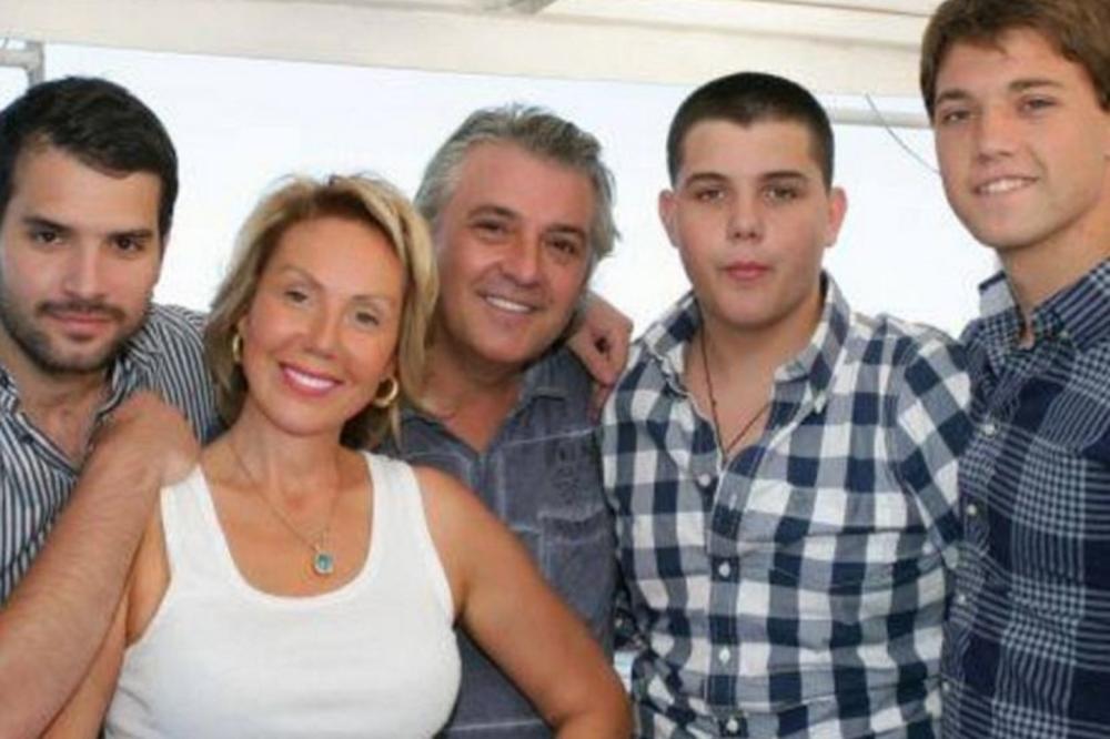 Ovakav poklon estrada ne pamti: Brena slavi rođu, a evo kako su je sinovi iznenadili tačno u ponoć!