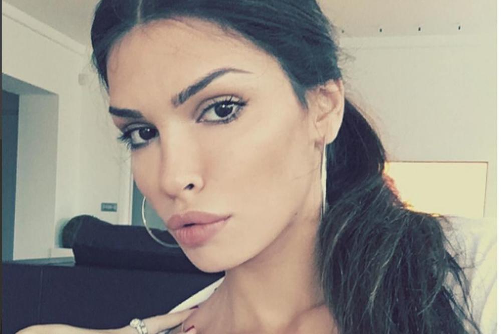 Šta to čini nerođenoj bebi? Skandalozne fotke: Švonja radi jezive stvari za vreme trudnoće! (FOTO)