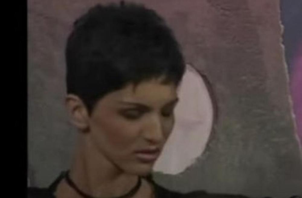 POZNATA SRPSKA PEVAČICA UHVATILA MUŽA U PREVARI U STANU NA NOVOM BEOGRADU! Šok detalji