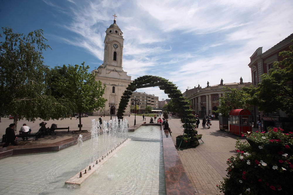 DANILO KIŠ SE OKREĆE U GROBU! Naziv ulice u Smederevu je napisan sramotno, a svi se prave ludi! (FOTO)
