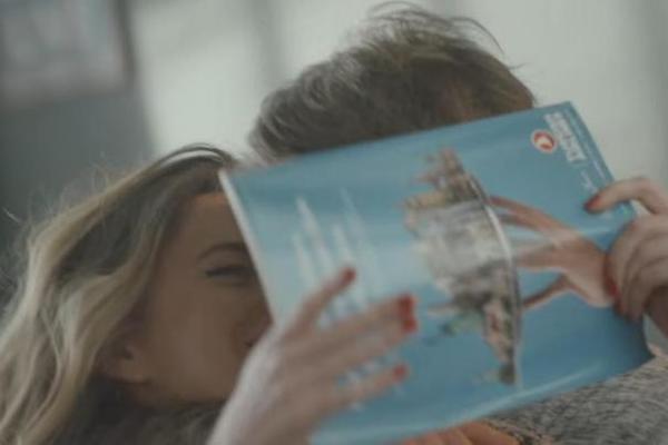 Samo kad Veljko vidi ovo: Njegova Ksenija se ljubi sa drugim frajerom i uživa u tome! (FOTO) (VIDEO)